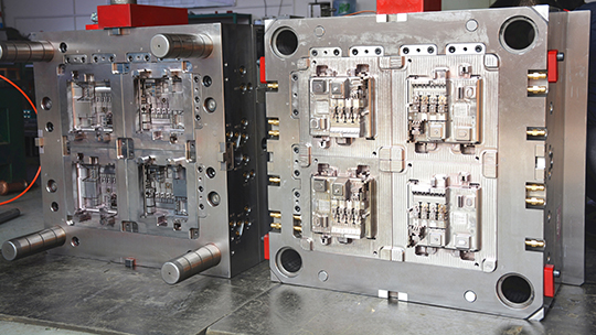 high-quality-injection-mold-with-complex-construction